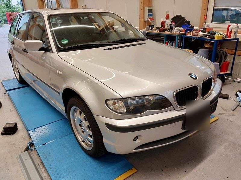 Gebraucht BMW 318 143 PS (105 kW) 2004 Silber Kombi