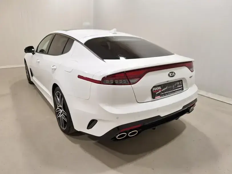Gebraucht Kia Stinger GT 373 PS (274 kW) 2021 Snow white pearl Kleinwagen