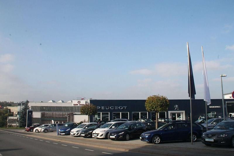 Gelb Gebraucht 2021 Peugeot e-208 Allure Kleinwagen | 14.800 € (Fairer Preis) - Bild 1/1