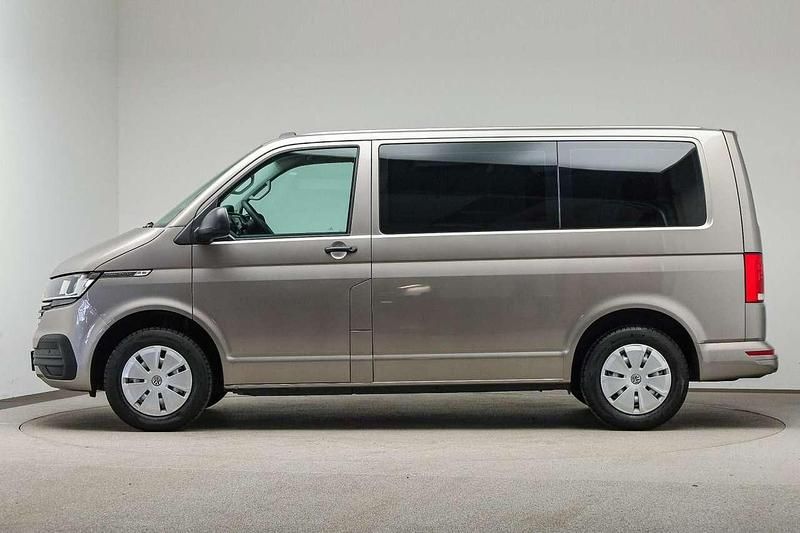 Gebraucht VW Multivan Trendline 110 PS (80 kW) 2021 Mojave beige metallic Van / Kleinbus