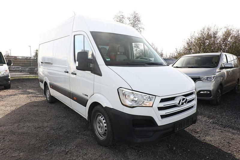 Gebraucht Hyundai H 350 150 PS (110 kW) 2017 Creamy weiß Van