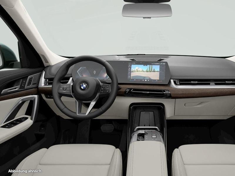 Gebraucht BMW X1 Comfort Edition 150 PS (110 kW) 2025 Cape york grün metallic SUV