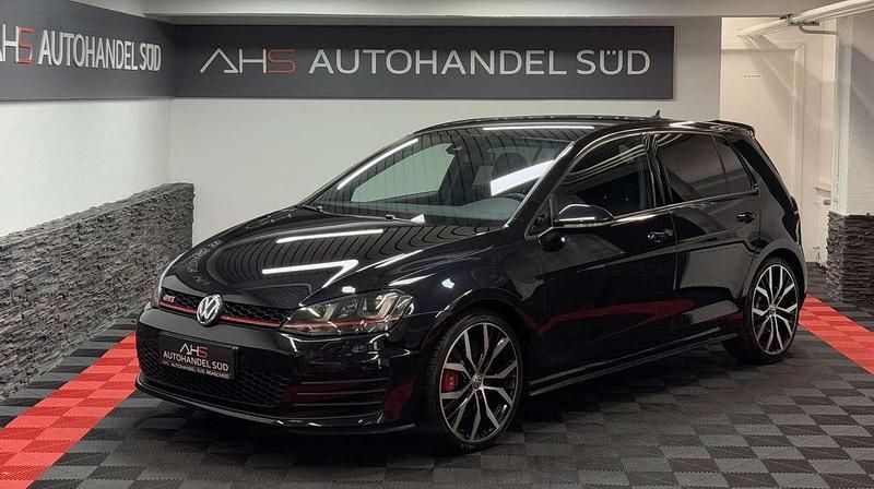 Deep black perleffekt Gebraucht 2016 VW Golf VII GTI Limousine | 18.999 € (Fairer Preis) - Bild 1/4
