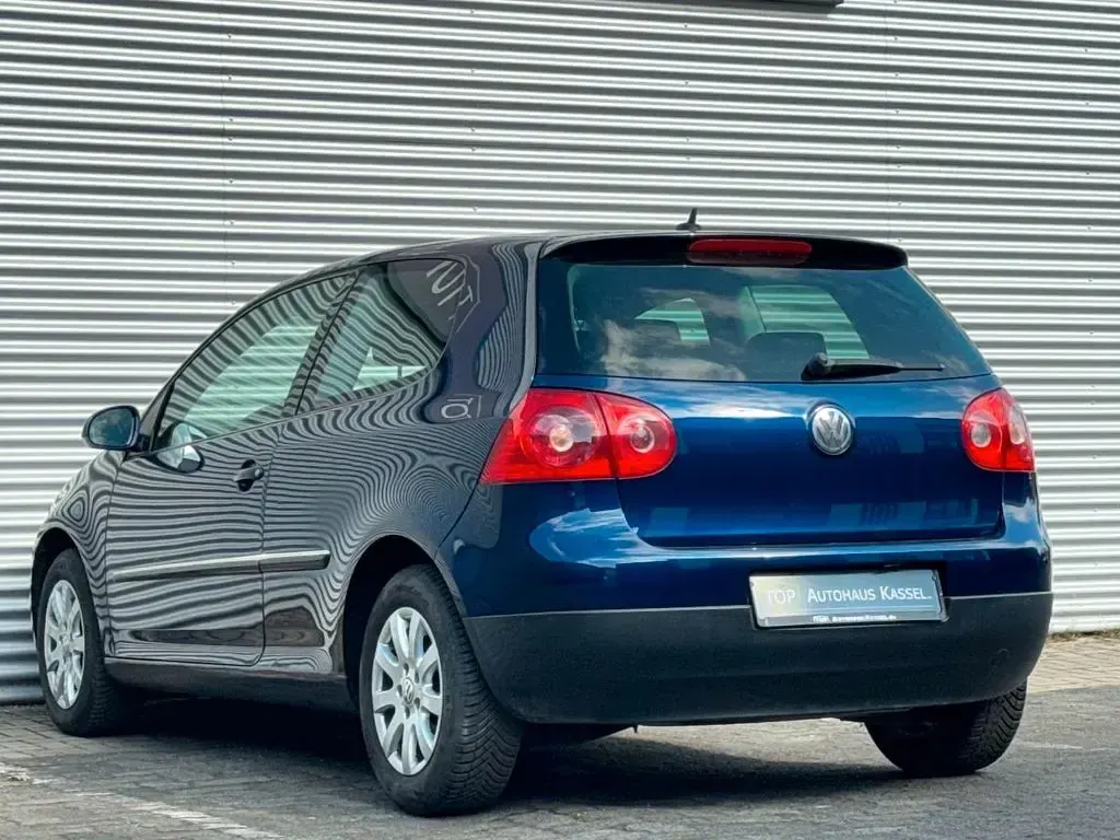Gebraucht VW Golf V Comfortline 116 PS (85 kW) 2005 Blau Kleinwagen