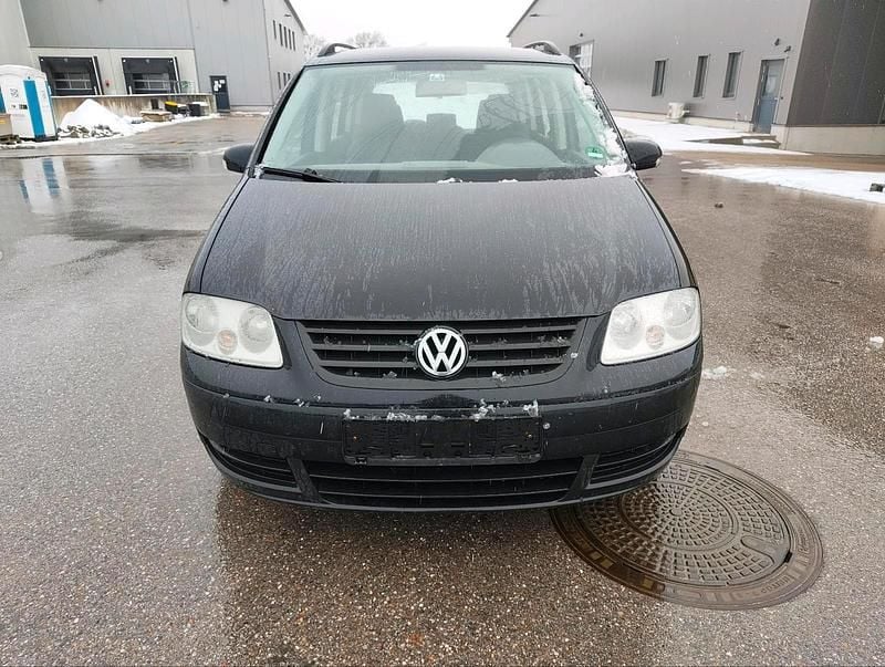 Schwarz Gebraucht 2005 VW Touran Van / Kleinbus | 799 € (Superpreis) - Bild 1/4