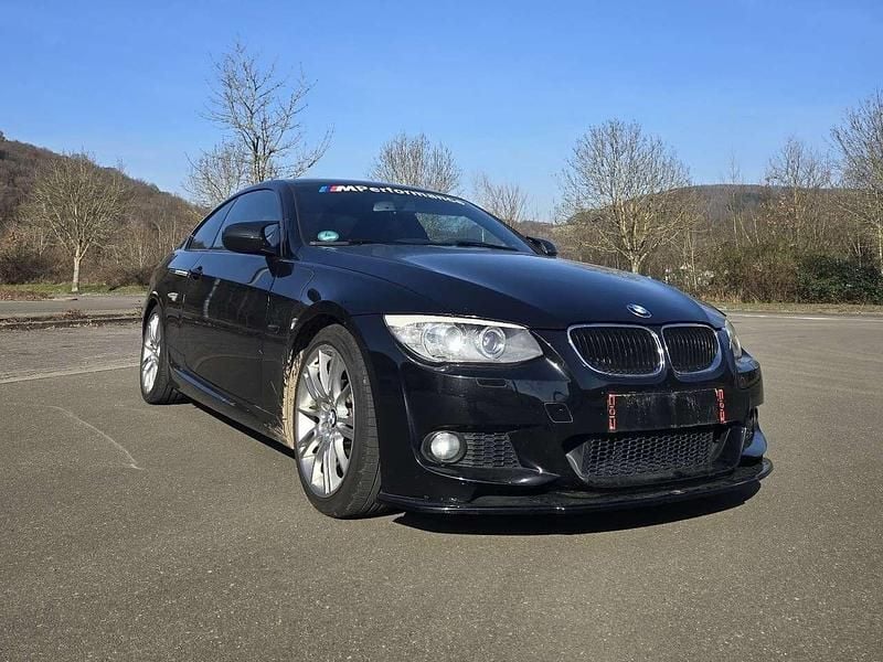 Schwarz Gebraucht 2011 BMW 320 M Performance Coupé | 10.000 € (Fairer Preis) - Bild 1/4