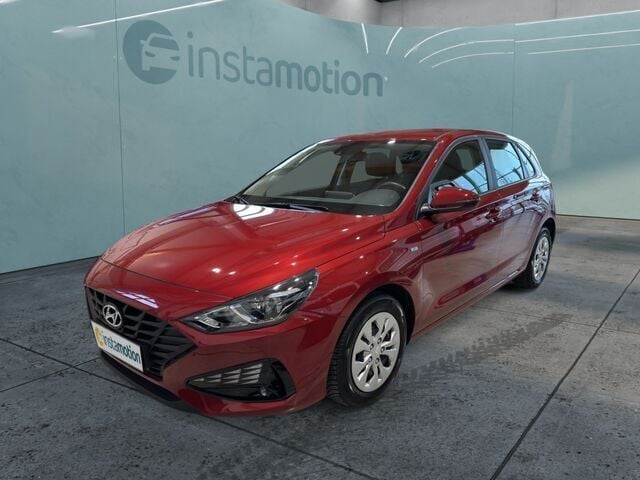 Gebraucht Hyundai i30 Select 120 PS (88 kW) 2022 Rot Limousine