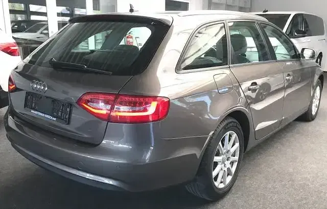 Gebraucht Audi A4 Attraction 250 PS (183 kW) 2014 Andere Kombi