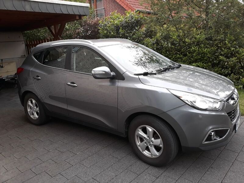 Grau Gebraucht 2011 Hyundai ix35 Style SUV | 6.800 € (Guter Preis) - Bild 1/4