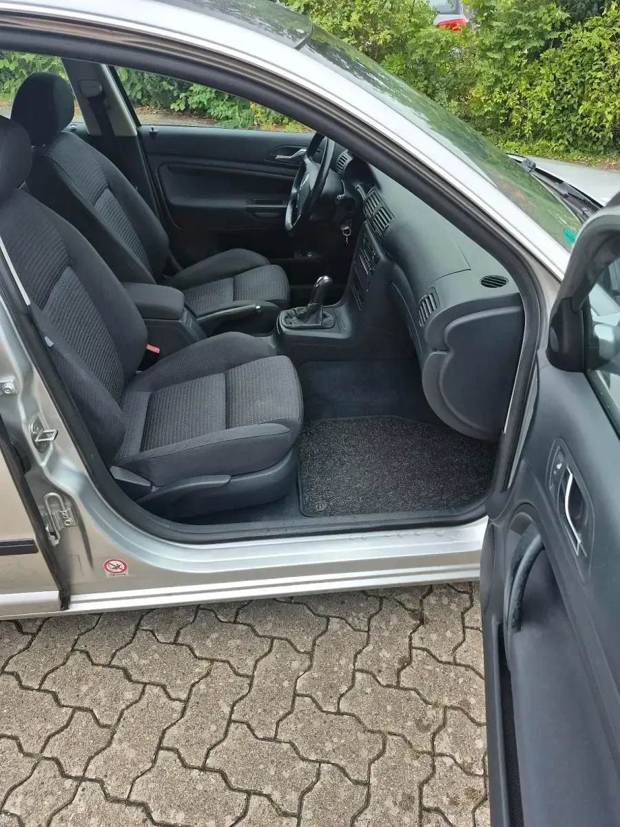 Gebraucht Skoda Superb 131 PS (96 kW) 2005 Silber Limousine