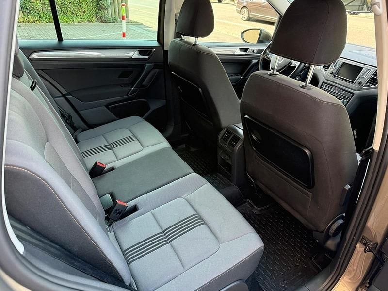 Second-hand VW Golf 110 CP (80 kW) 2016 Auriu SUV