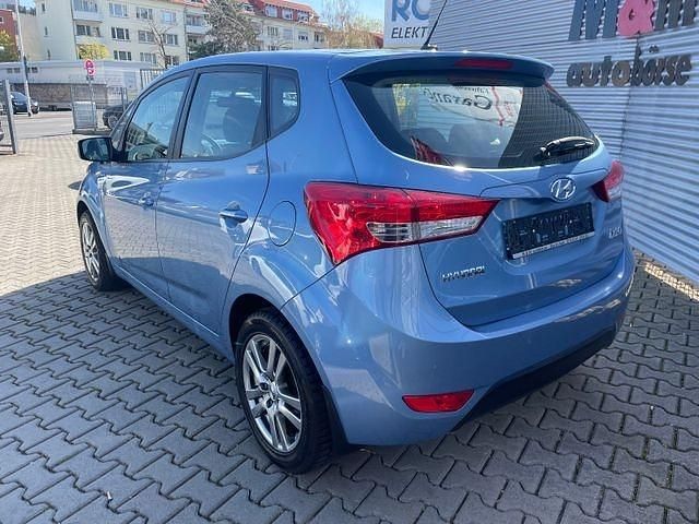 Gebraucht Hyundai ix20 Edition 125 PS (91 kW) 2014 Blau Kleinwagen