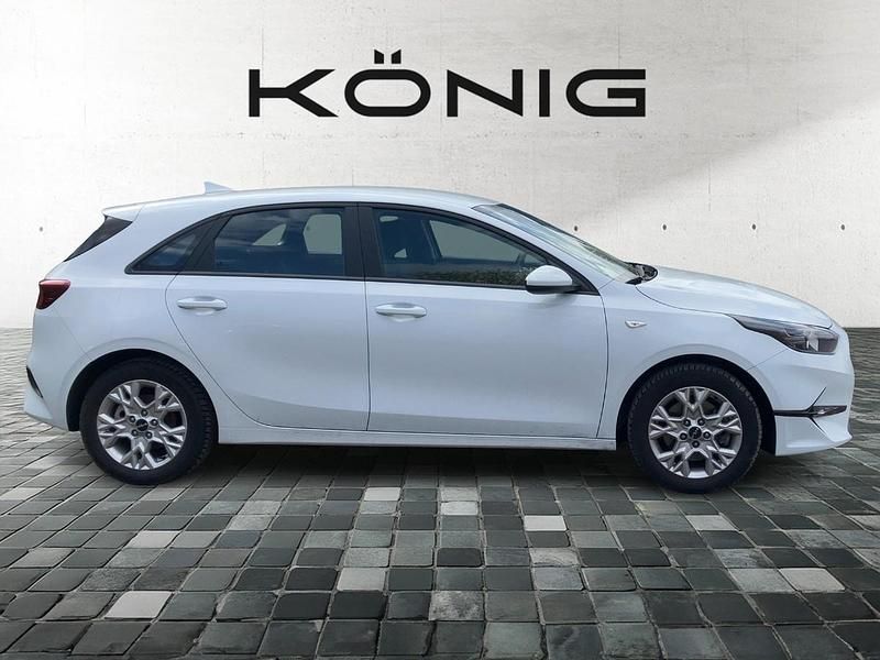 Gebraucht Kia Ceed Edition 7 101 PS (74 kW) 2023 Weiß Kleinwagen