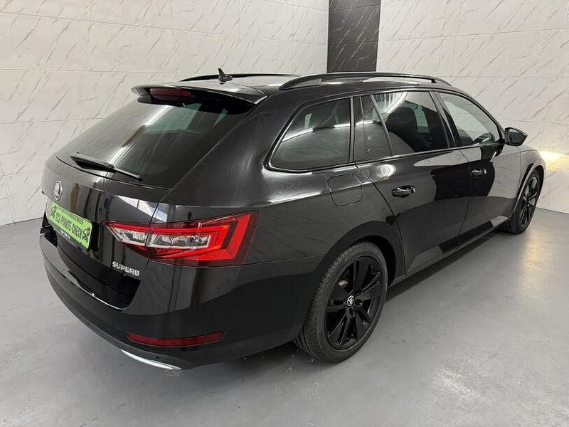 Gebraucht Skoda Superb SportLine 150 PS (110 kW) 2019 Schwarzmagic perleffekt Kombi
