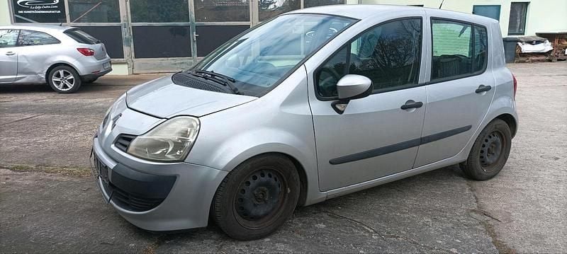 Usata Renault Modus 80 CV (58 kW) 2010 Grigio Monovolume