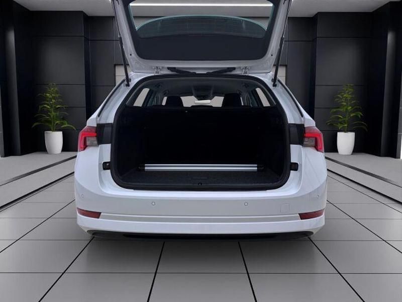 Gebraucht Skoda Octavia Style 116 PS (85 kW) 2023 Weiß Kombi