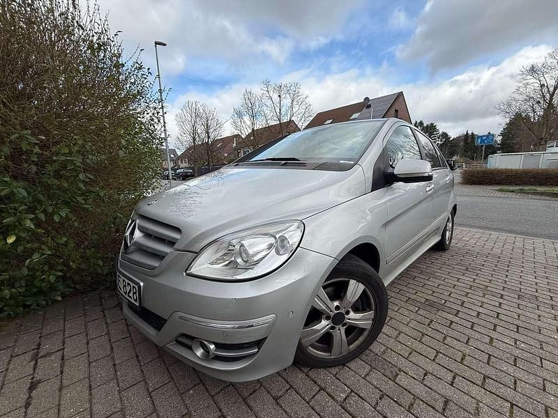 Gebraucht Mercedes B180 109 PS (80 kW) 2011 Van / Kleinbus
