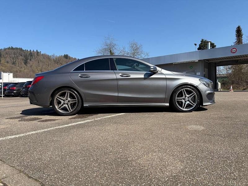 Gebraucht Mercedes CLA220 170 PS (125 kW) 2014 Mountaingrau  met. Limousine