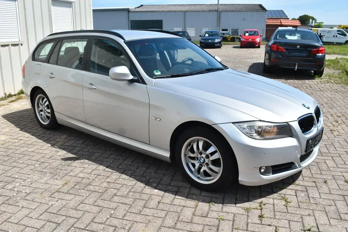 Gebraucht BMW 318 Comfort Edition 143 PS (105 kW) 2012 Silber Limousine