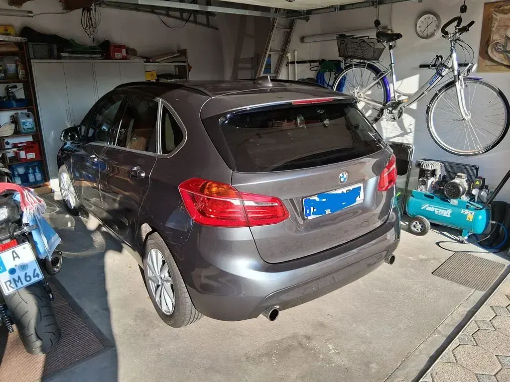 Gebraucht BMW 220 Active Tourer 192 PS (141 kW) 2017 Grau Van / Kleinbus