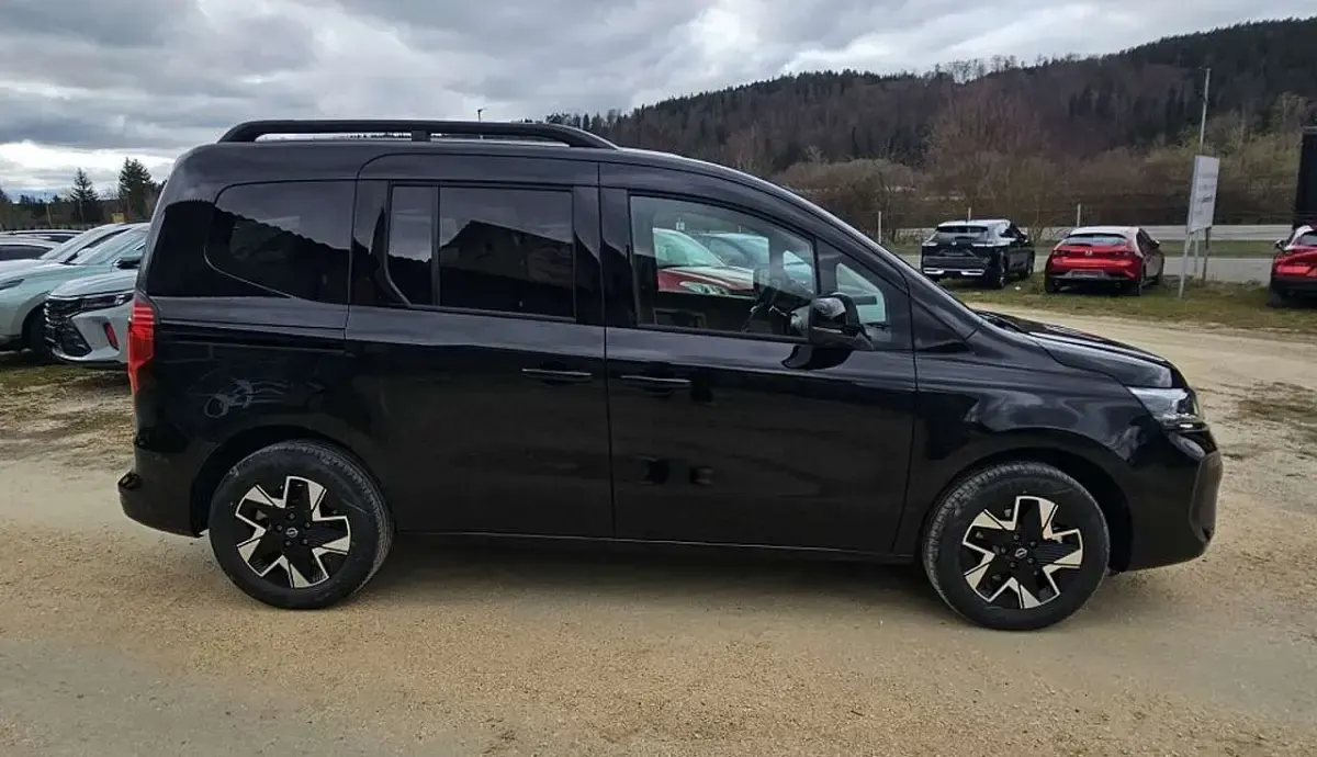 Neu Nissan Townstar Tekna 131 PS (96 kW) 2026 Schwarz Kombi