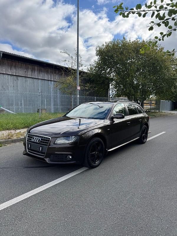 Braun Gebraucht 2011 Audi A4 S-Line Kombi | 6.500 € (Guter Preis) - Bild 1/4