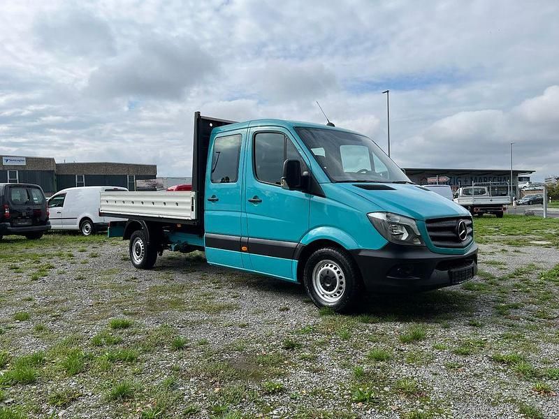 Blau Gebraucht 2016 Mercedes Sprinter Van | 17.850 € (Fairer Preis) - Bild 1/4