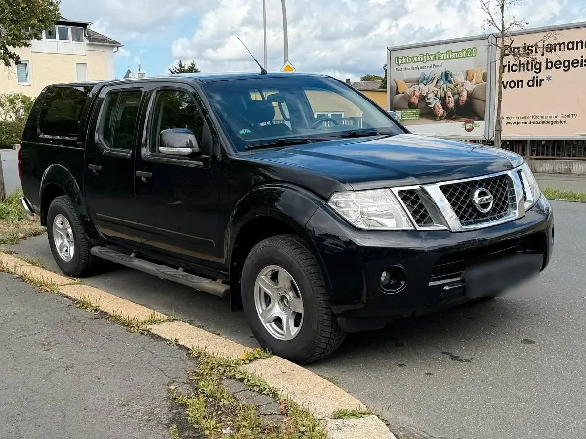 Gebraucht Nissan Navara 190 PS (139 kW) 2012 Schwarz Pickup