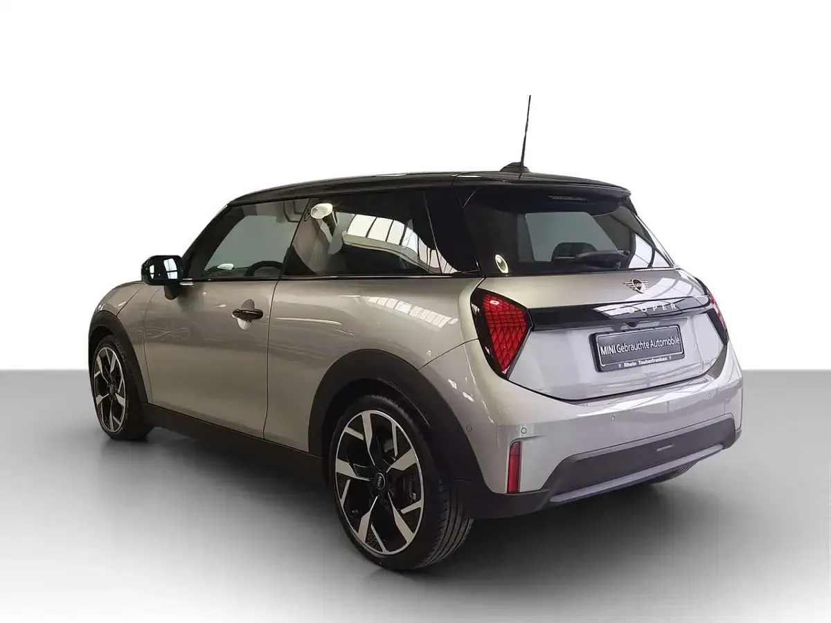 Używany Mini Cooper 114 kW (156 KM) 2025 Srebrny Hatchback