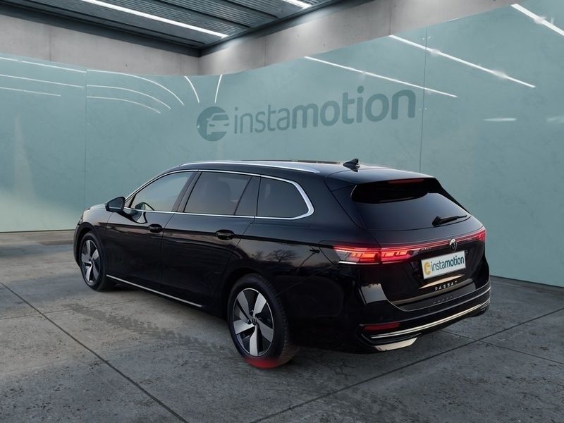 Gebraucht VW Passat Pro 150 PS (110 kW) 2024 Schwarz Kombi