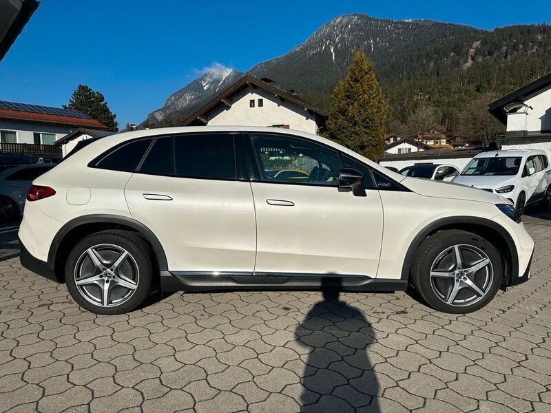 Gebraucht Mercedes EQE300 AMG 180 kW (245 PS) 2024 Weiß SUV