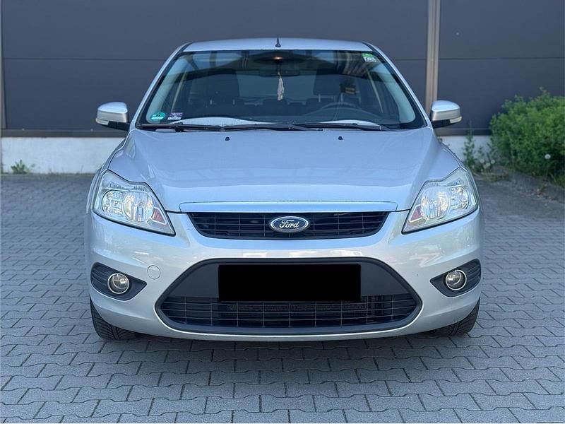 Second-hand Ford Focus 101 CP (74 kW) 2008 Argintiu Berlinǎ