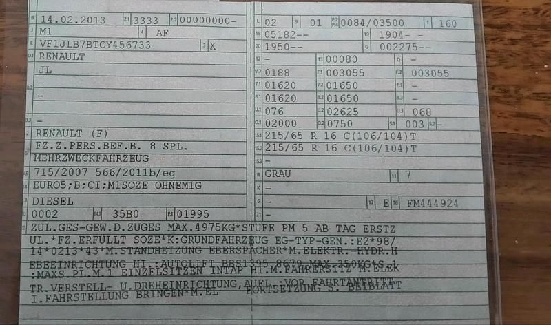 Gebraucht Renault Trafic 115 PS (84 kW) 2013 Silber Van / Kleinbus