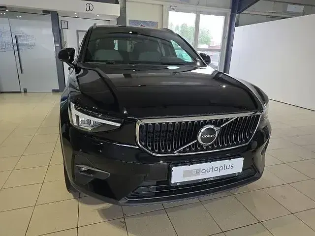 Gebraucht Volvo XC40 Core 129 PS (94 kW) 2022 Onyx black SUV
