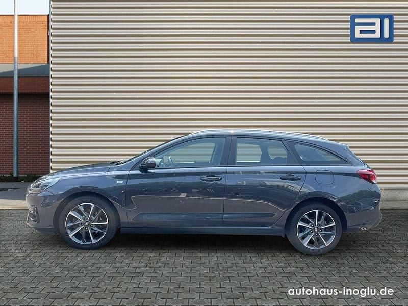 Gebraucht Hyundai i30 120 PS (88 kW) 2023 Grau Kombi