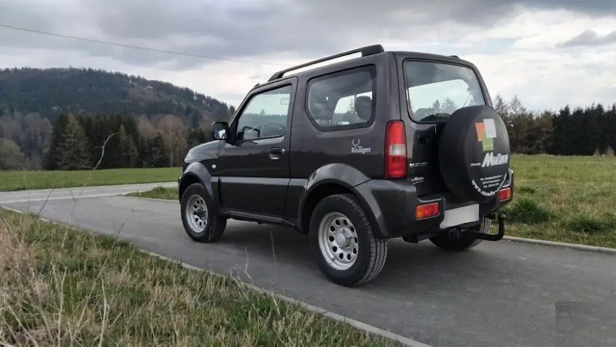 Gebraucht Suzuki Jimny Club 84 PS (61 kW) 2017 Grau SUV