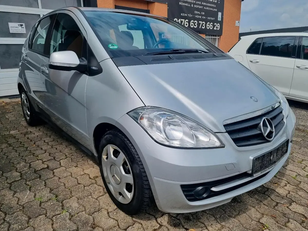 Gebraucht Mercedes A160 95 PS (69 kW) 2010 Silber Kleinwagen