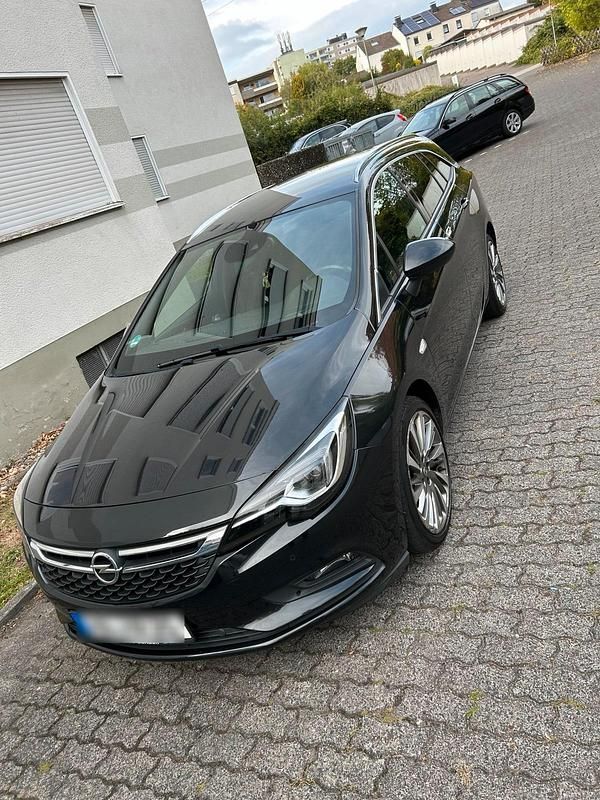 Schwarz Gebraucht 2016 Opel Astra Kombi | 7.950 € (Fairer Preis) - Bild 1/4