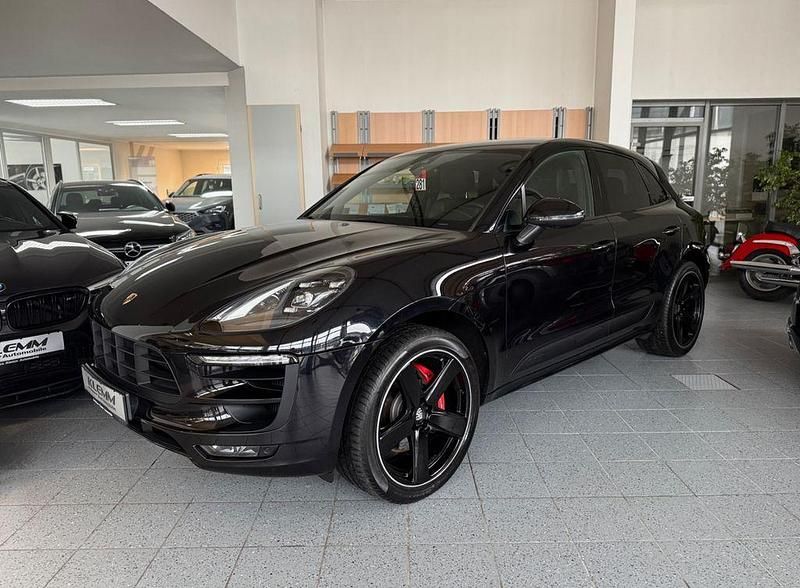 Schwarz Gebraucht 2017 Porsche Macan SUV | 39.950 € (Guter Preis) - Bild 1/4