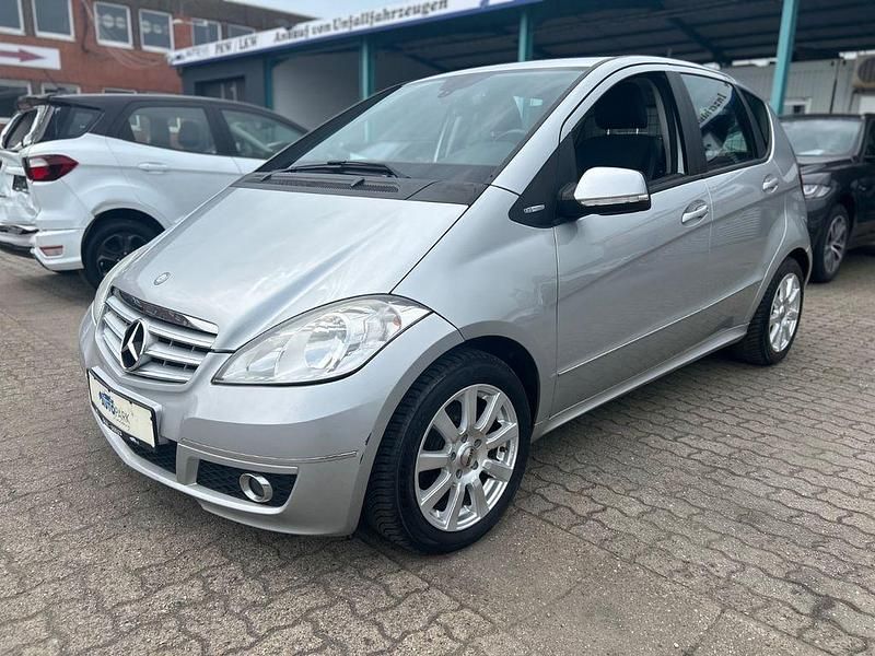 Silber Gebraucht 2010 Mercedes A160 Limousine | 2.480 € (Superpreis) - Bild 1/4