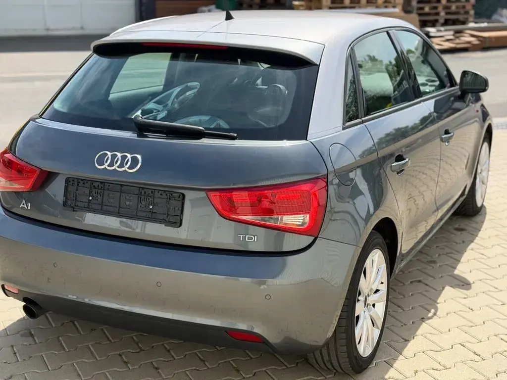 Gebraucht Audi A1 S-Line 105 PS (77 kW) 2014 Grau Kleinwagen