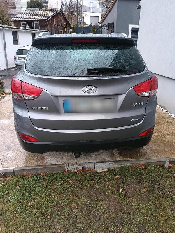Gebraucht Hyundai ix35 163 PS (119 kW) 2012 Grau SUV