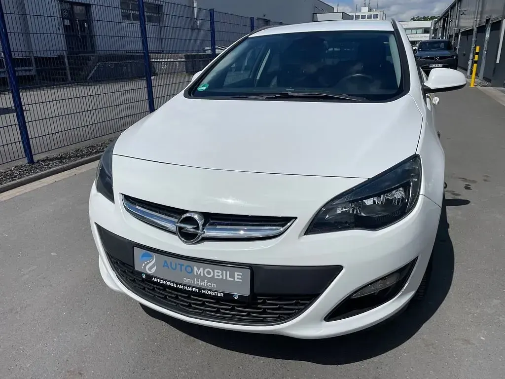 Gebraucht Opel Astra Style 110 PS (80 kW) 2014 Weiß Kombi