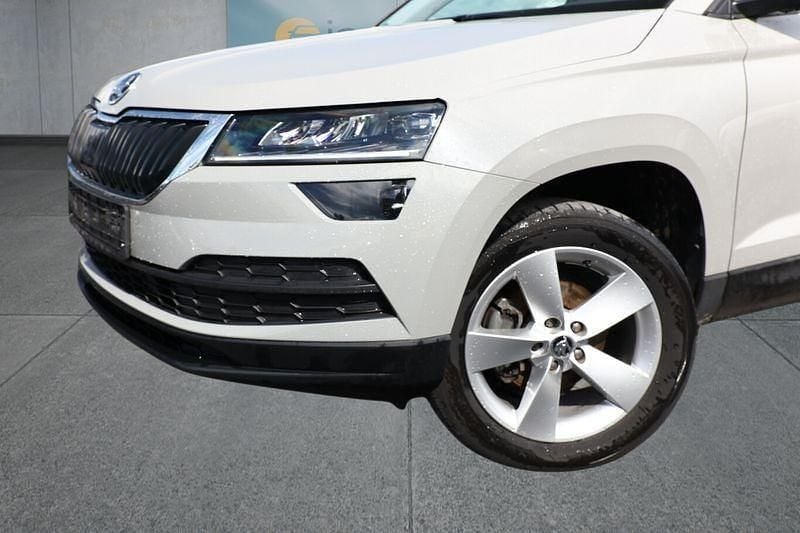 Grau Gebraucht 2019 Skoda Karoq SUV | 19.299 € (Fairer Preis) - Bild 1/4