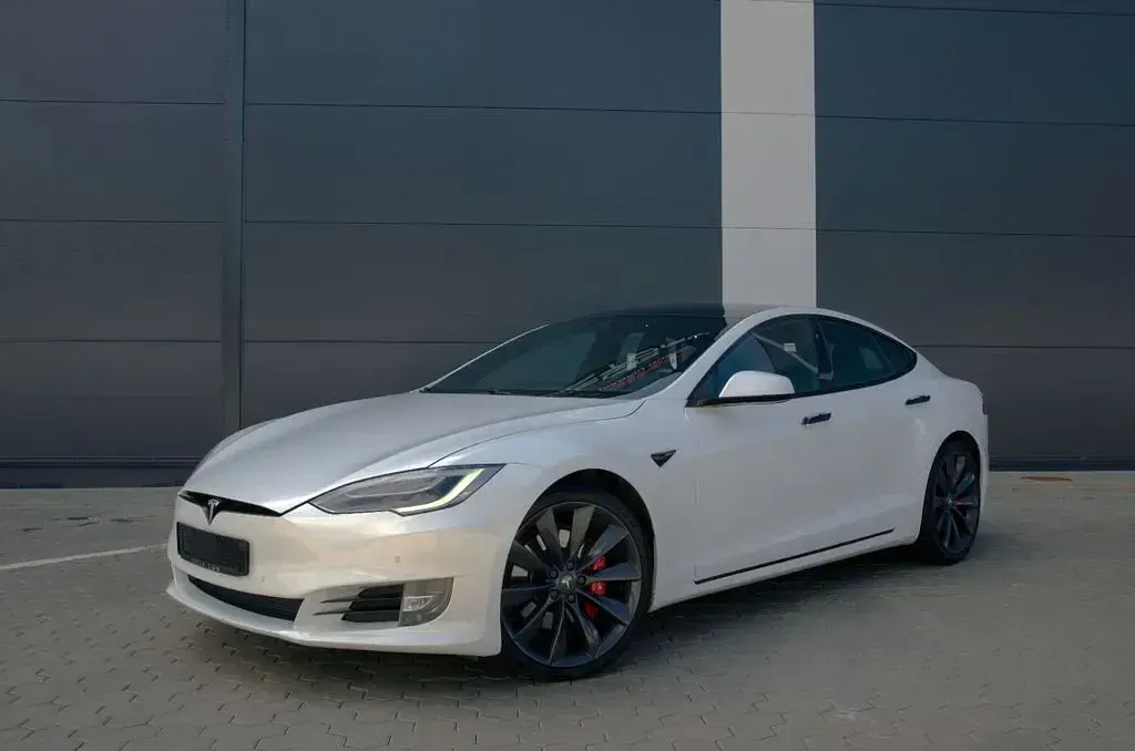 Gebraucht Tesla Model S 386 kW (525 PS) 2018 Weiß Kleinwagen