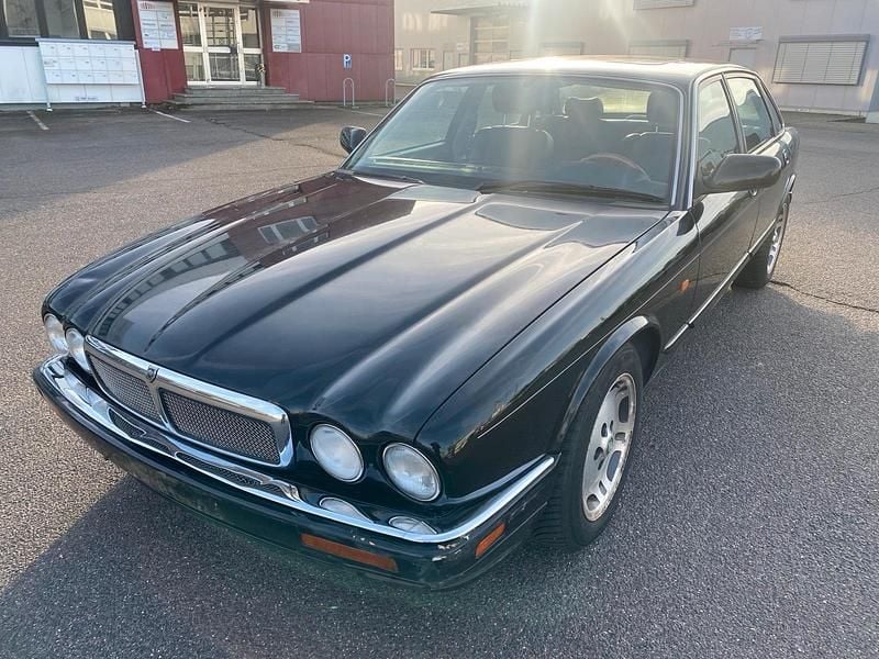 Gebraucht Jaguar X300 211 PS (155 kW) 1996 Schwarz Limousine