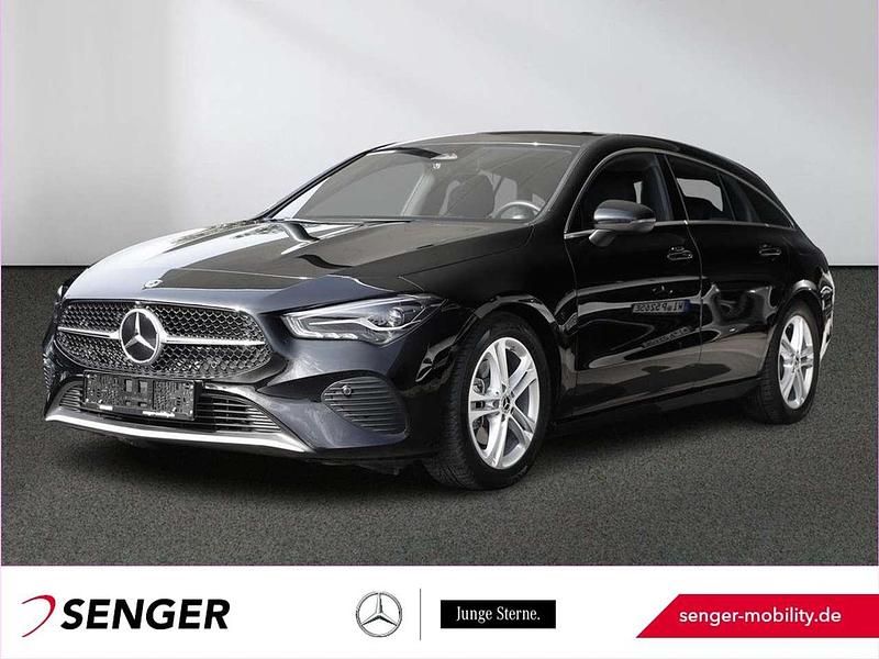 Schwarz Gebraucht 2024 Mercedes CLA180 Shooting Brake Kombi | 30.480 € - Bild 1/4