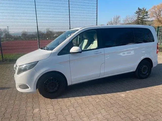 Gebraucht Mercedes V220 163 PS (119 kW) 2015 Weiß Van / Kleinbus