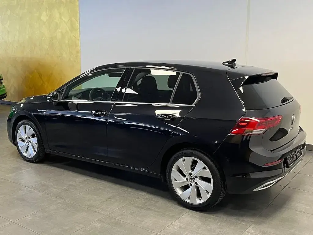 Gebraucht VW Golf VIII Style 131 PS (96 kW) 2022 Schwarz Limousine