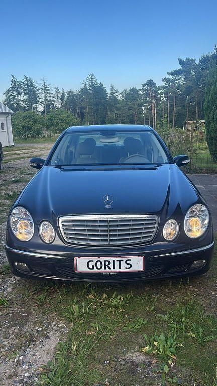 Schwarz Gebraucht 2006 Mercedes E350 Limousine | 1.999 € (Guter Preis) - Bild 1/4